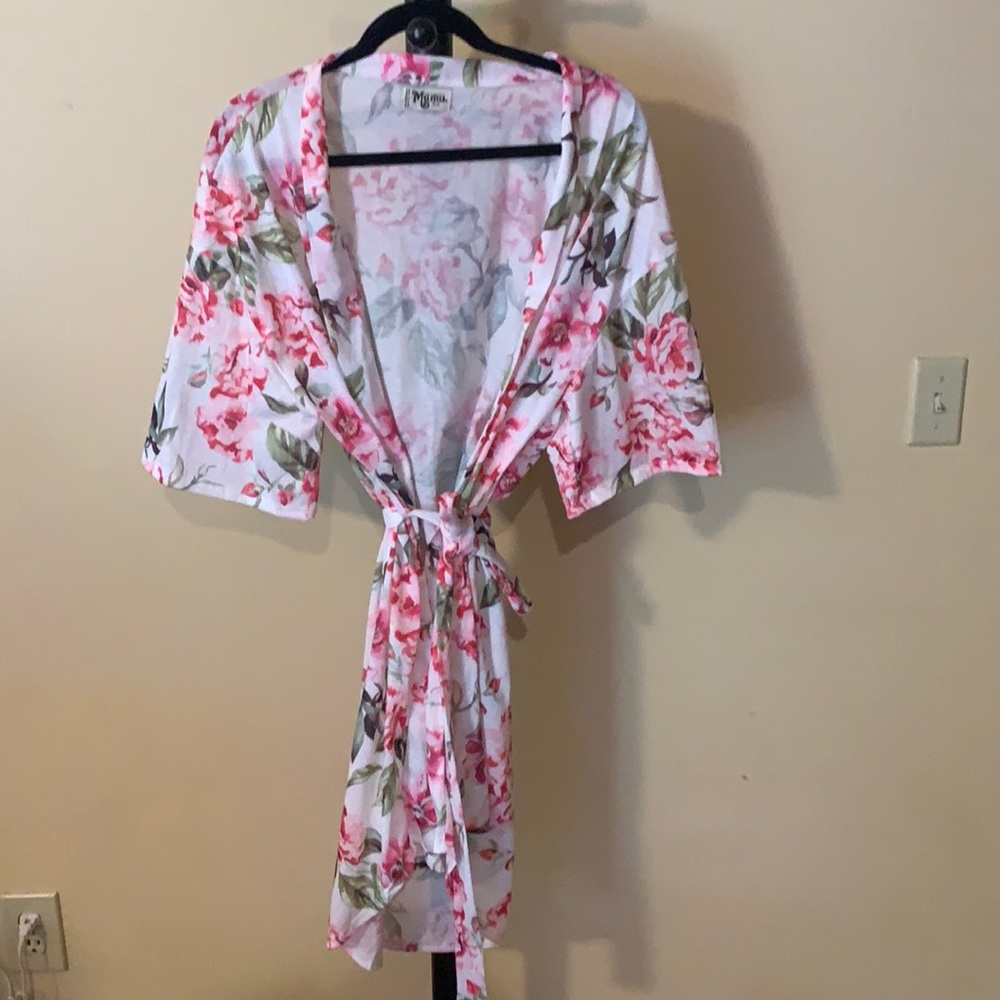 Show me your mumu floral robe